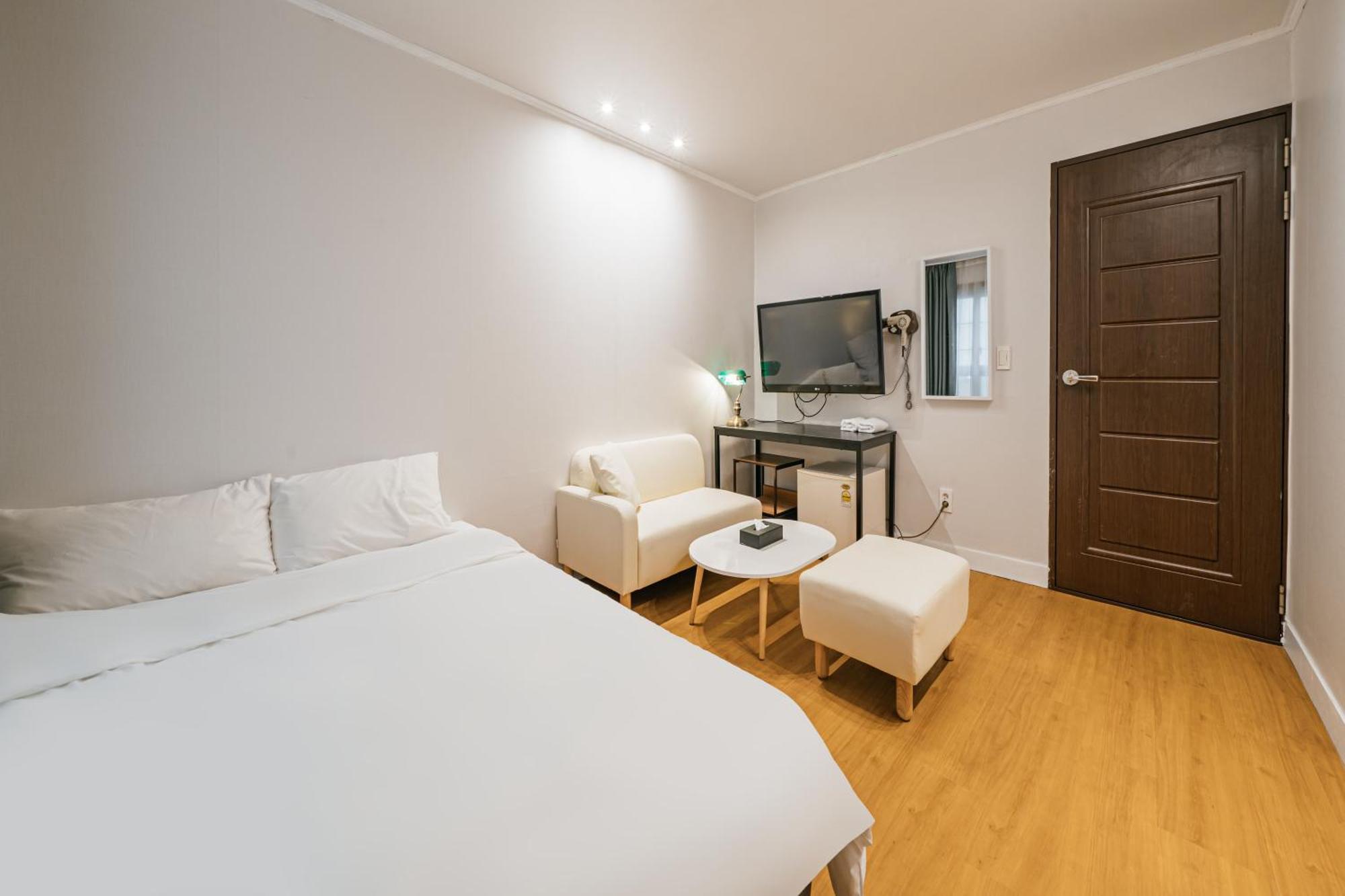 Lofy House Hostel เมืองเชจู ภายนอก รูปภาพ