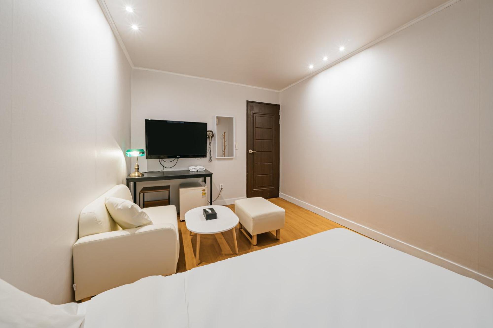 Lofy House Hostel เมืองเชจู ภายนอก รูปภาพ