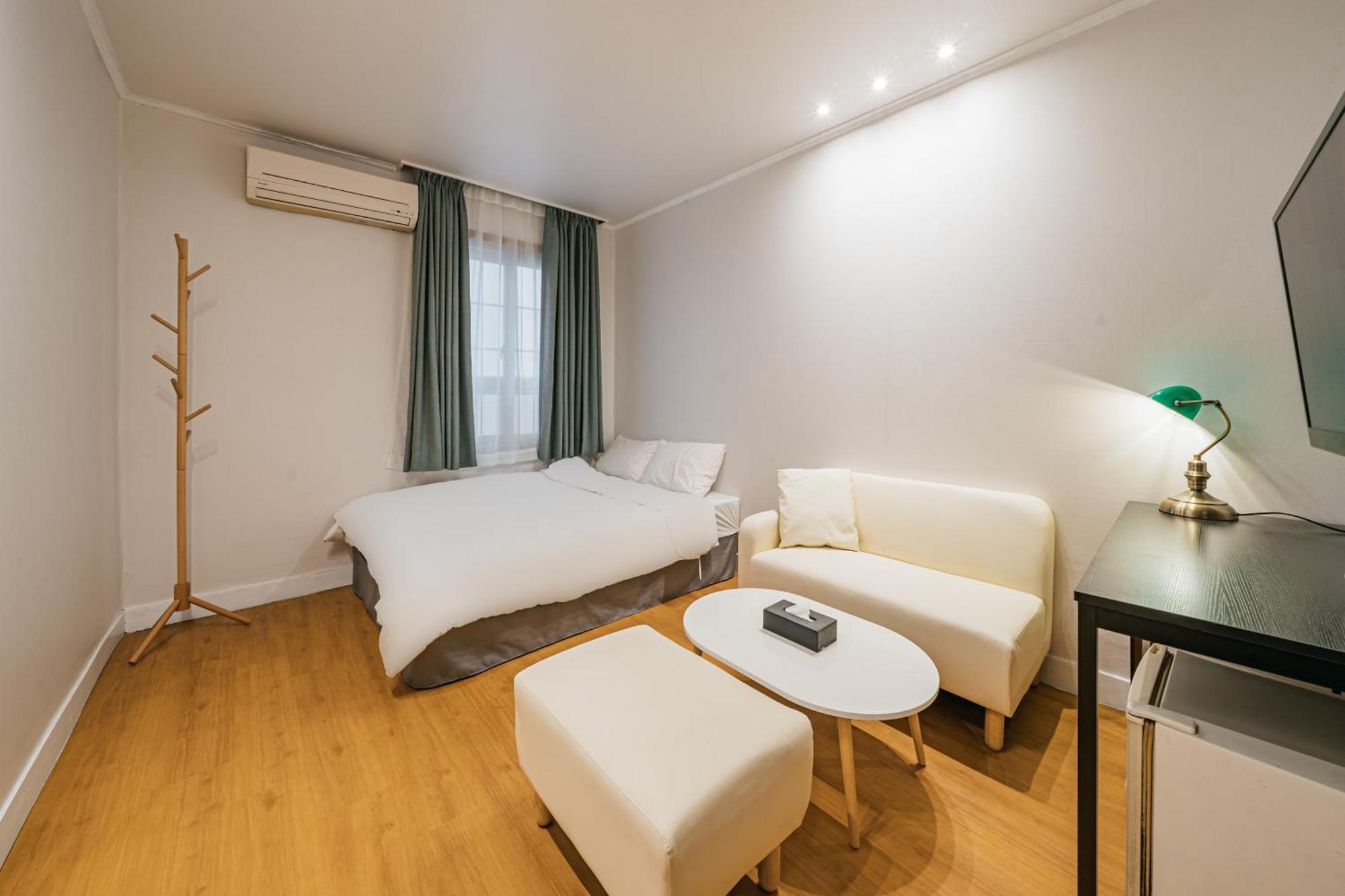 Lofy House Hostel เมืองเชจู ภายนอก รูปภาพ